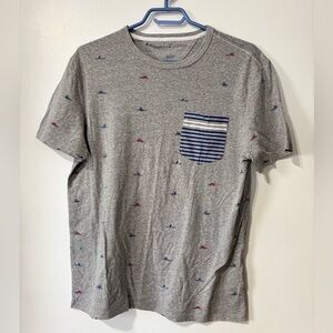 🎉4/30$🎉 Tommy Hilfiger Gray & Blue Striped Pocket Tee – Size M 👕